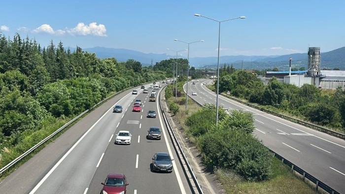 TEM Otoyolu Düzce geçişinde akıcı yoğunluk yaşanıyor.