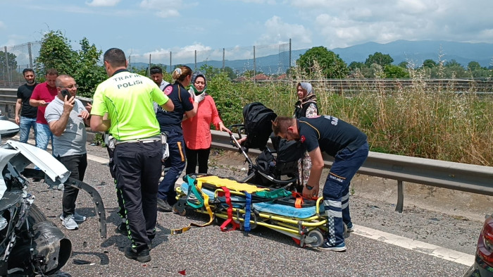 TEM otoyolu küçük Melen köprüsü üzeri Ankara istikametine zincirleme trafik kazası