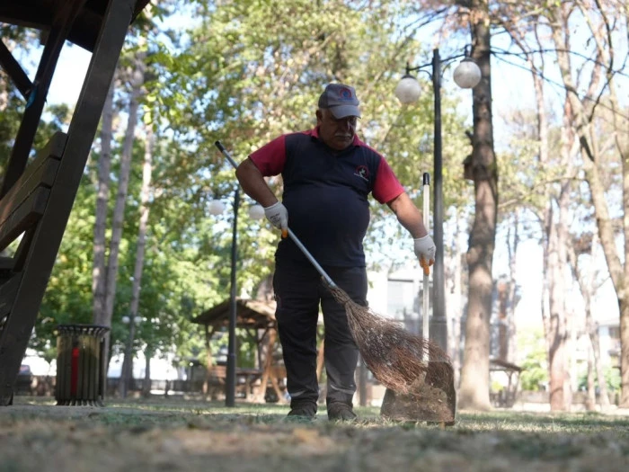 Temizlik İş&ccedil;ileri Buldukları C&uuml;zdanları İade Etti