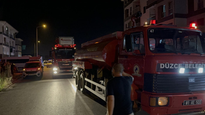 TOKİ konutlarında yangın 7 kişi merdivenle tahliye edildi