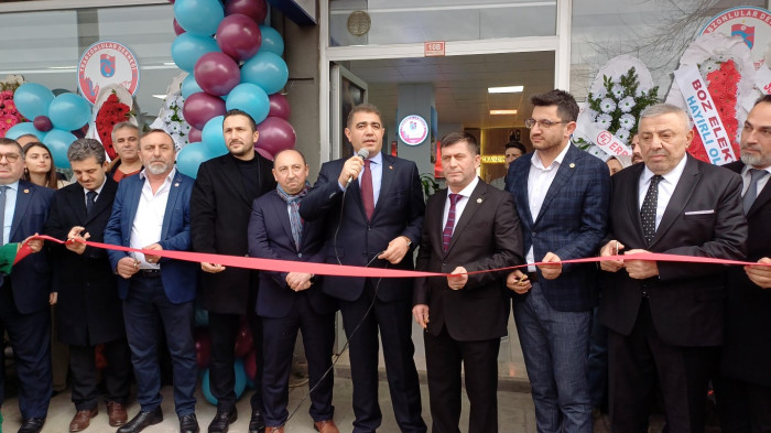 Trabzonlular derneğine yeni yerine muhteşem törenle kavuştu