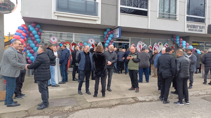 Trabzonlular derneğine yeni yerine muhteşem törenle kavuştu