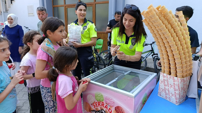 Önce eğitim sonra dondurma ikramı