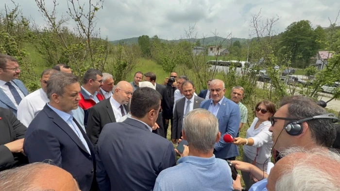 TBMM'nin Düzce'deki Zirai Don Ziyareti ve Çiftçi Görüşmeleri