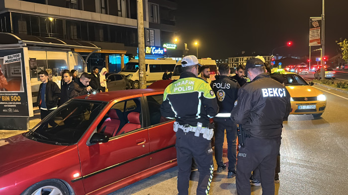 Üniversite bölgesinde Hem havadan hem karadan sıkı denetim yapıldı.