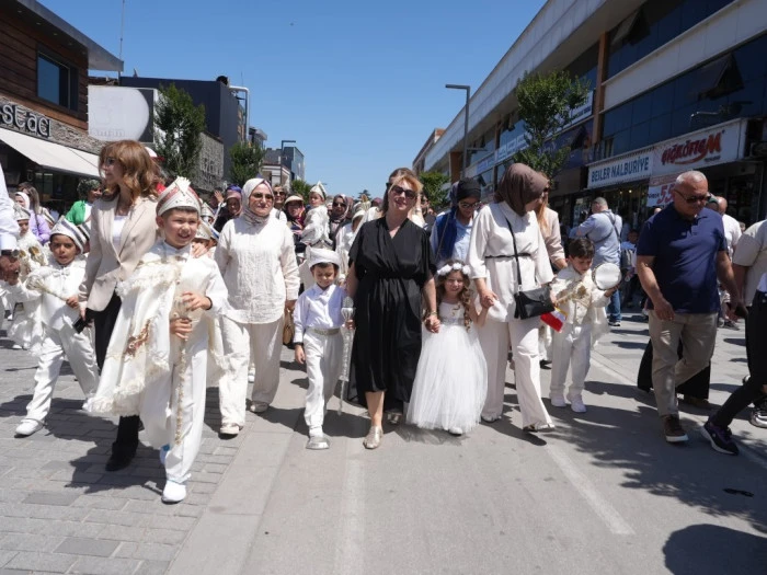 Sünnet şöleni şehirde bayram havası estirdi