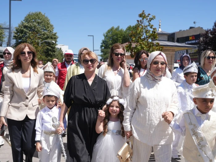 Sünnet şöleni şehirde bayram havası estirdi