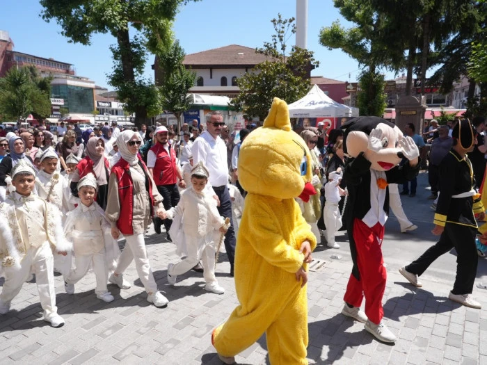 Sünnet şöleni şehirde bayram havası estirdi