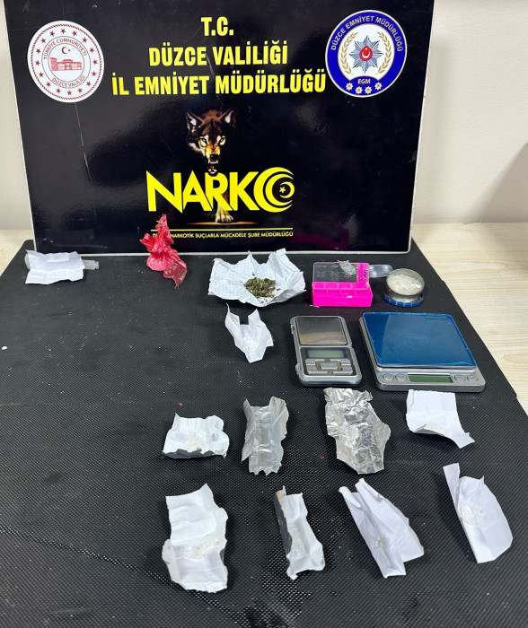 Düzce’de uyuşturucu operasyonunda 3 kişi tutuklandı
