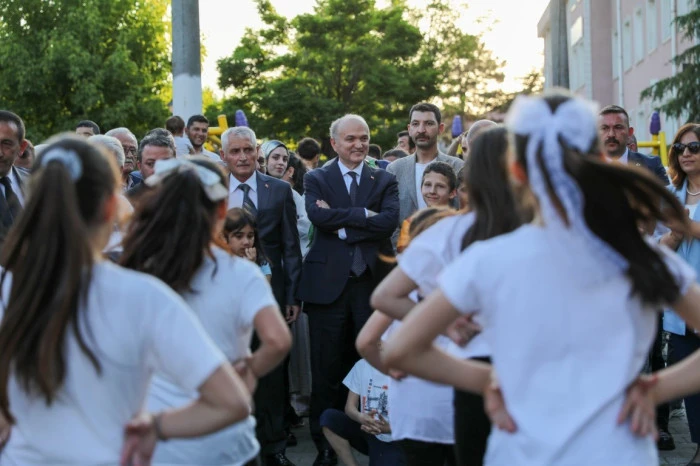 Özlü "Düzce’nin aydınlık geleceği için çalışıyoruz"