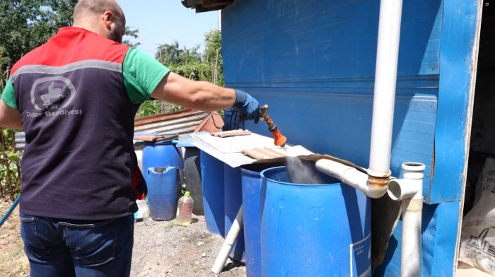 Sivrisinekleri Önleyin: Kapları Kapatın ve Eski Kuyuları Doldurun