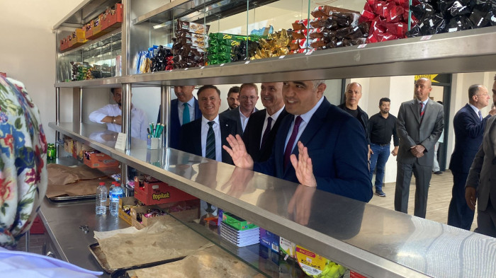 Şehrin en büyük ortaokulu Törenle hizmete açıldı