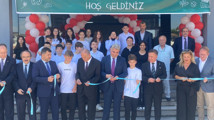 Şehrin en büyük ortaokulu Törenle hizmete açıldı