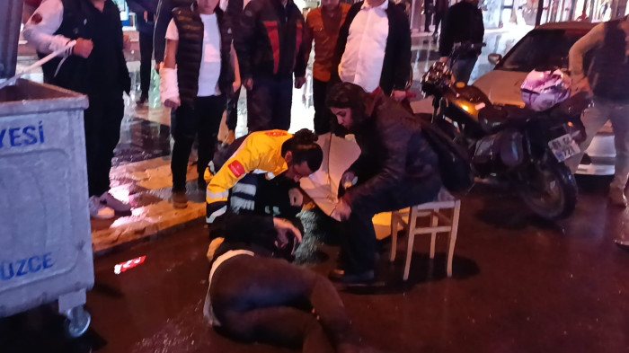 Minibüsle motosiklet çarpıştı;1 Yaralı
