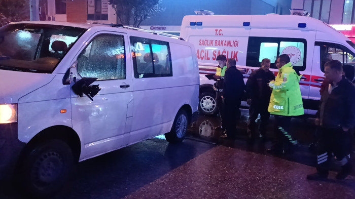 Minibüsle motosiklet çarpıştı;1 Yaralı