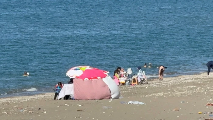 Akçakoca'da sahiller boş kaldı