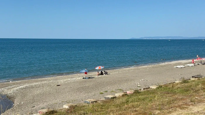Akçakoca'da sahiller boş kaldı