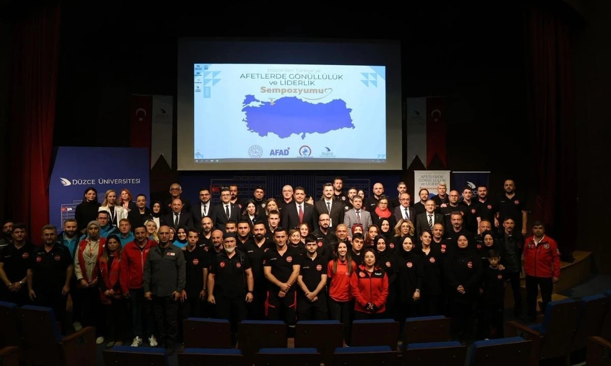 "Afetler dayanışma ve liderlik ruhunu ortaya koymaktadır"