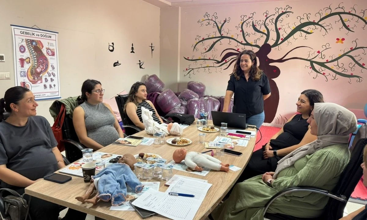 Anne Babalara Bebek Beslenme Eğitimi Düzce