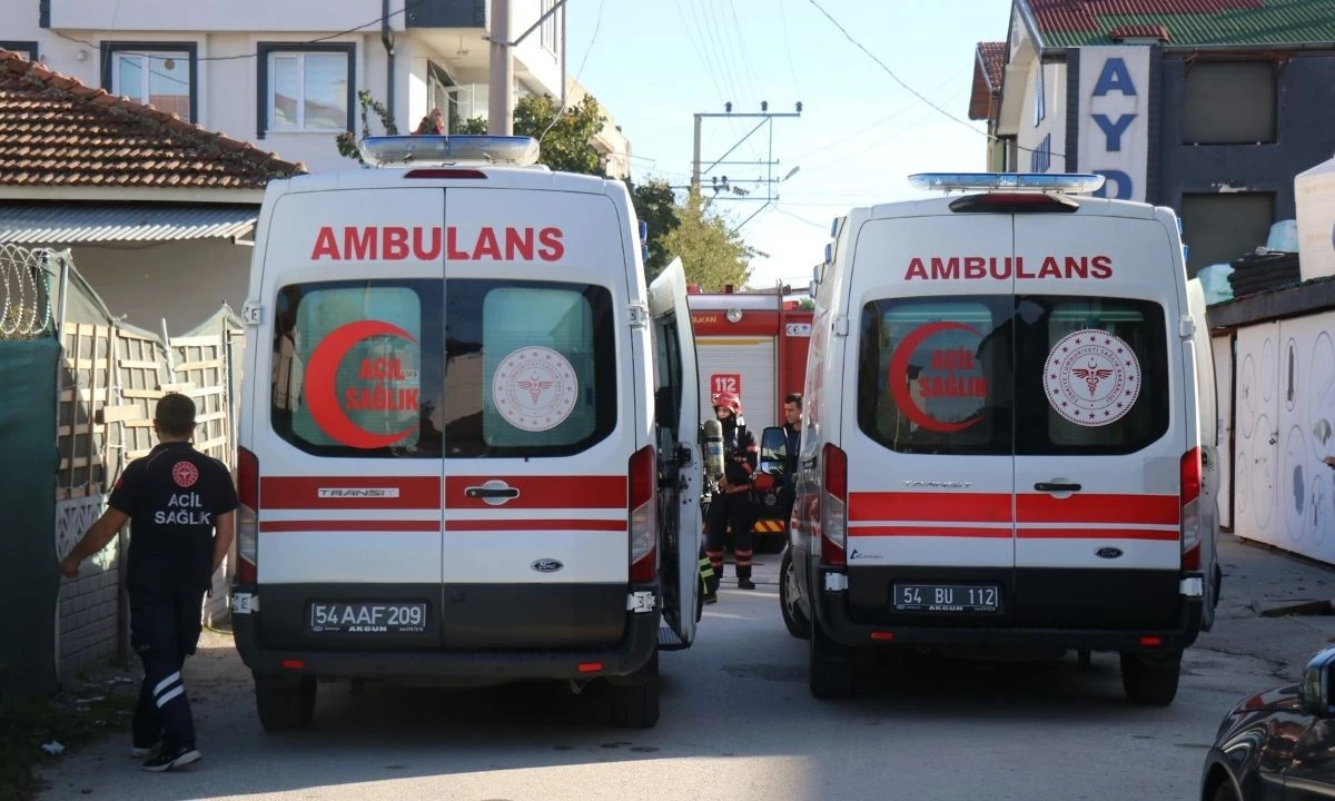 Annesi ile babası ambulansa bindirilen engelli kadının çaresiz anları yürek burktu