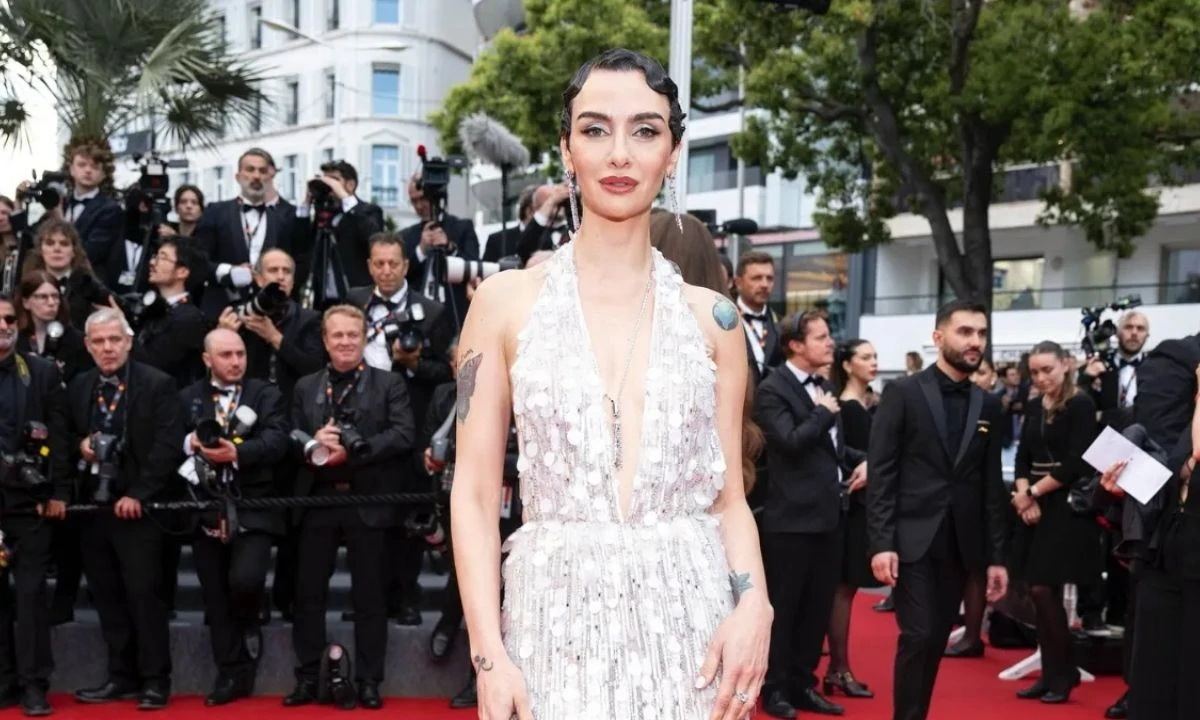 Aşk karelerine kısa bir mola! Birce Akalay'dan aile paylaşımı geldi