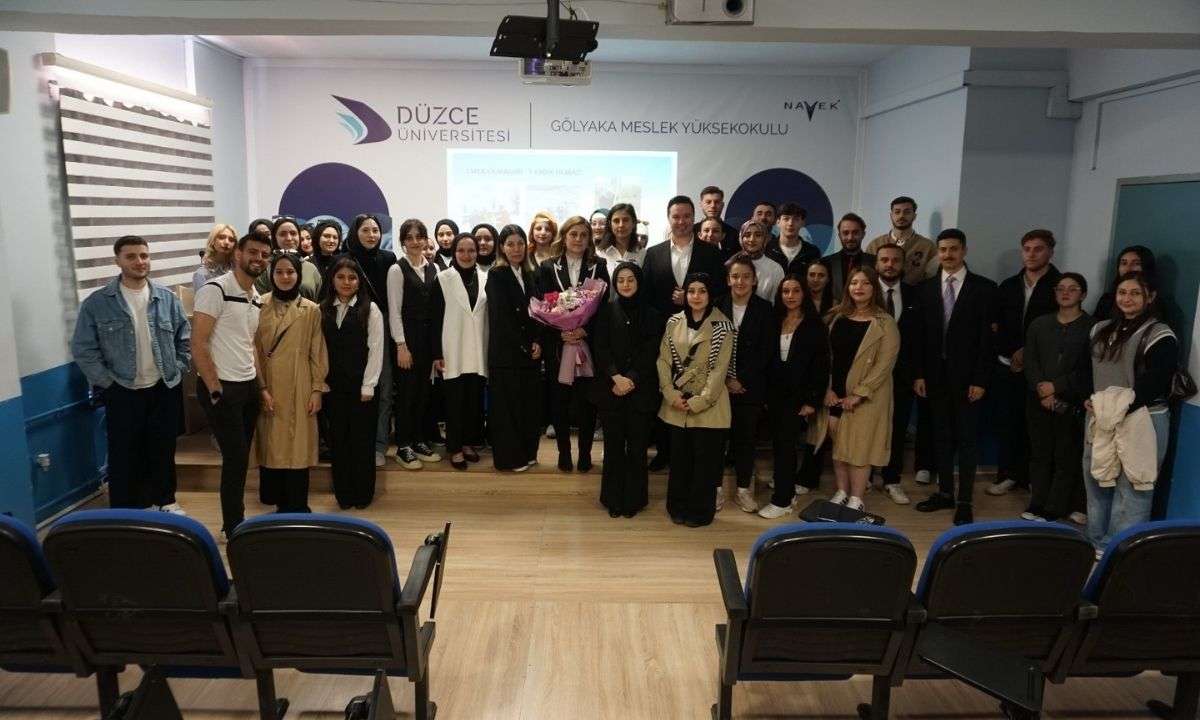 Aygün öğrencilere halkla ilişkileri anlattı! 