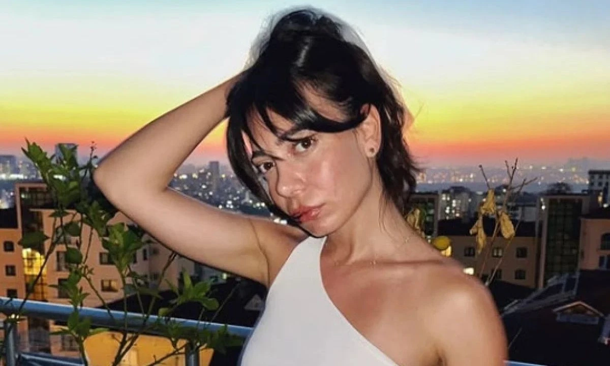 Babasını kaybetmişti! Oyuncu Birsu Demir'in paylaşımı herkesi duygulandırdı