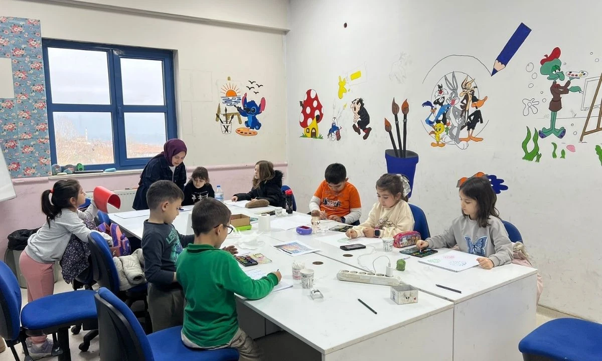 Bah&ccedil;eşehir Resim Kursu &Ccedil;ocuklara Fırsat