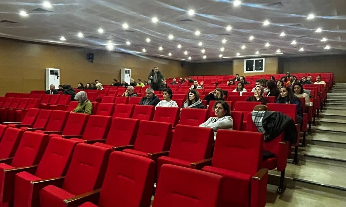 Başarılı Bi&ccedil;imlendirici Eğitim D&uuml;zce &Ouml;ğretmenlerine