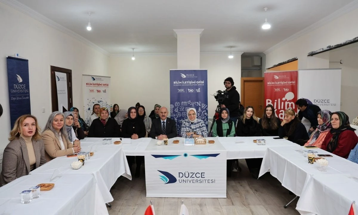 Bilgiyi halkla paylaşıyorlar