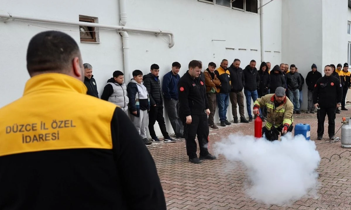 &Ccedil;alışanlara İş G&uuml;venliği Eğitimi D&uuml;zce