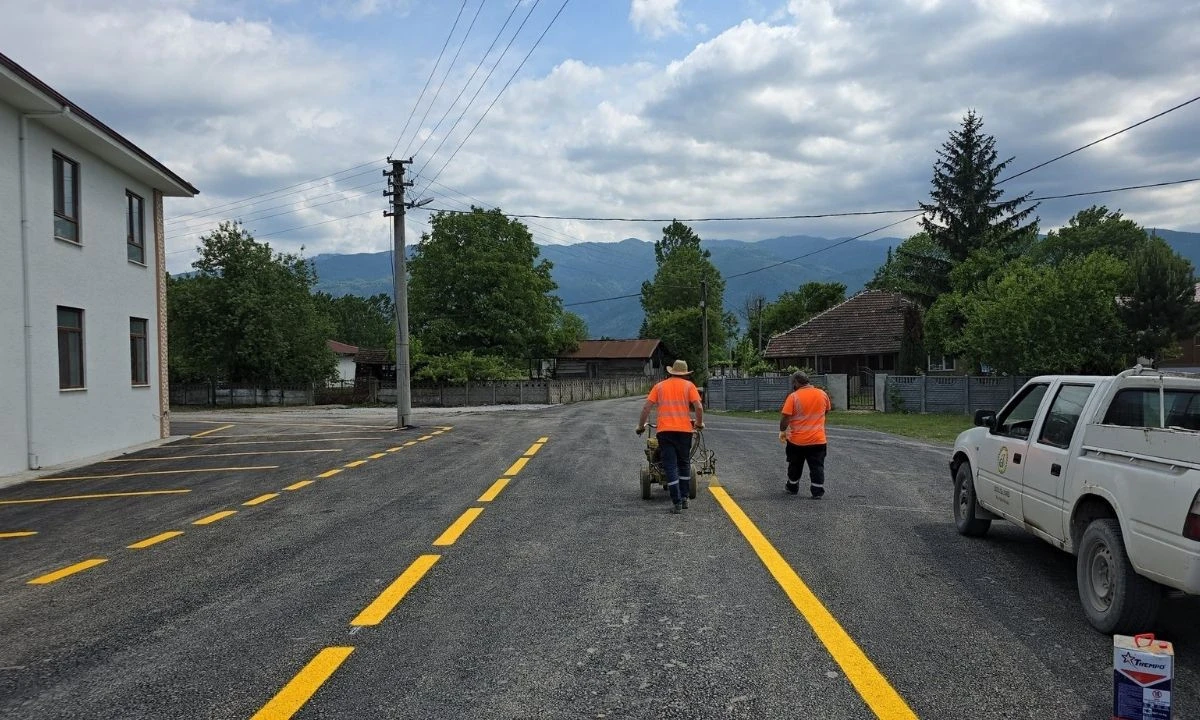 Cami çevresi düzenlendi