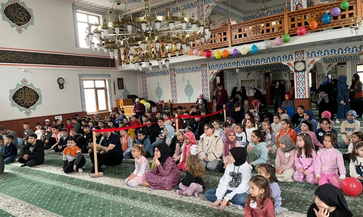 Cami &Ccedil;ocuk Buluşması D&uuml;zce: Eğlence ve Eğitim