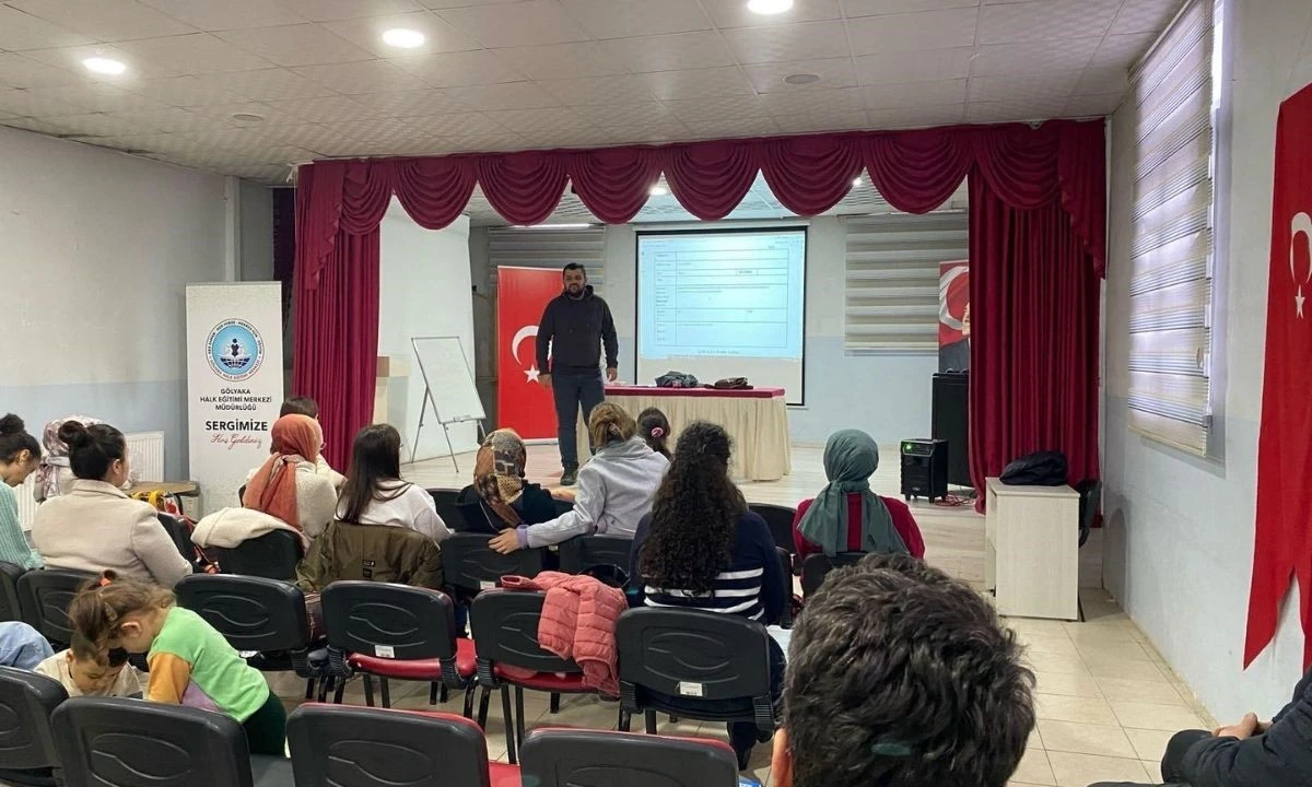 D&uuml;zce A&ccedil;ık U&ccedil;lu Madde Yazma Semineri Ger&ccedil;ekleşti