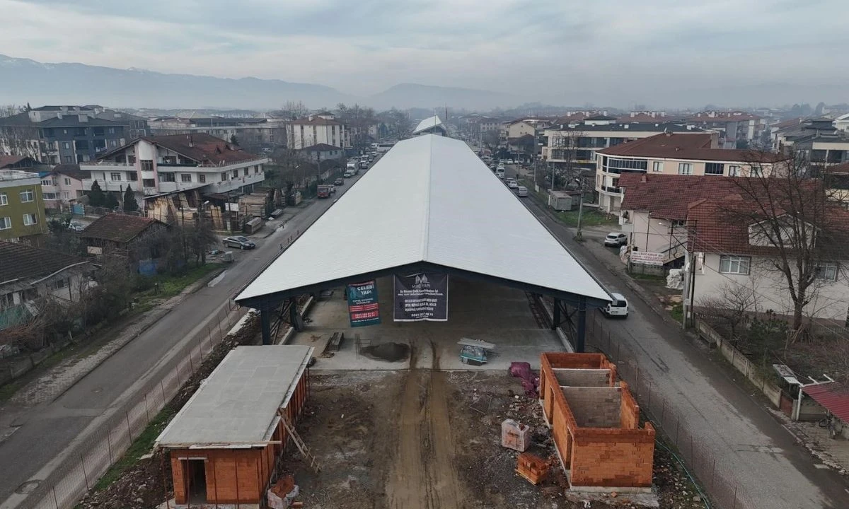 D&uuml;zce Belediyesi Tuhafiyeciler Pazarı Yapımı