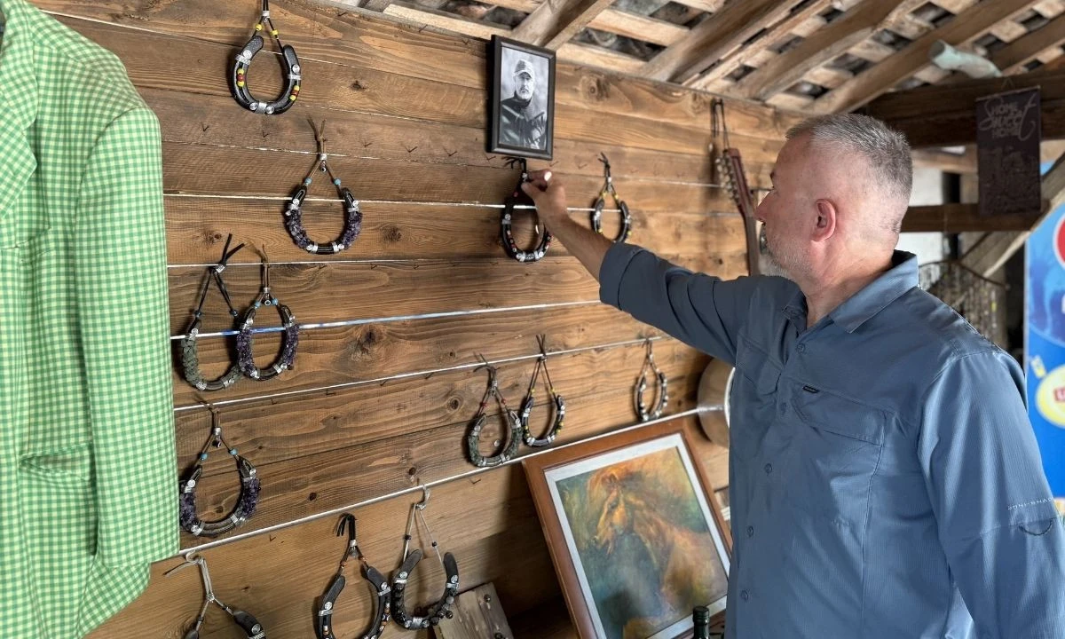 Düzce Çiftlik Sahibi At Nallarını Dekoratif Ürüne Çevirdi