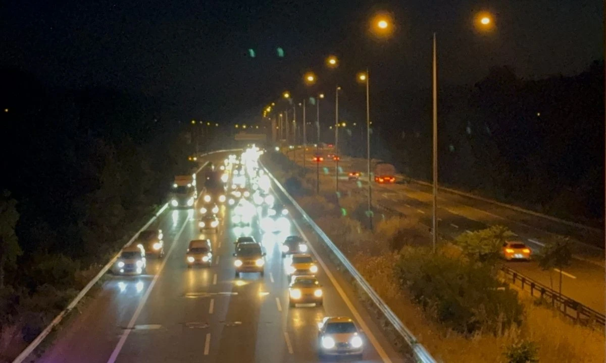 Düzce geçişinde akıcı yoğunluk devam ediyor
