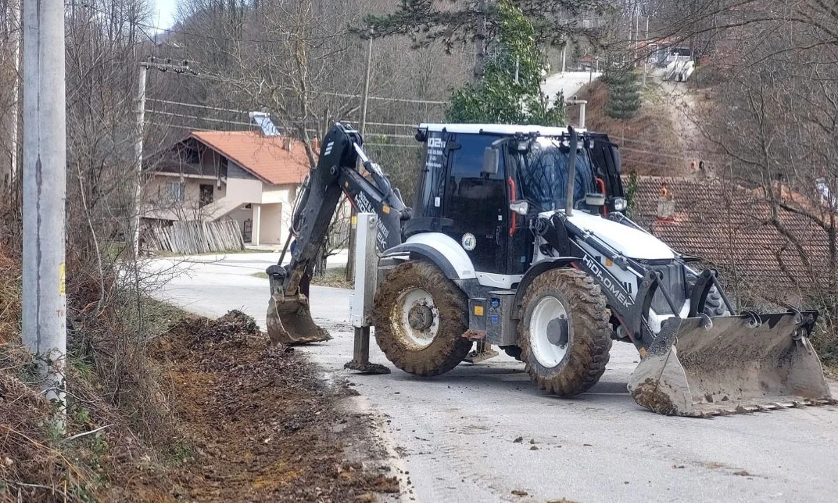 D&uuml;zce Kurtsuyu'nda Yol Drenajı İyileştiriliyor
