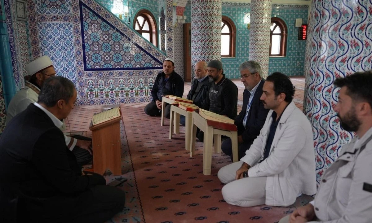 Düzce Şehitlik Camii'nde Günlük Mukabele Başladı