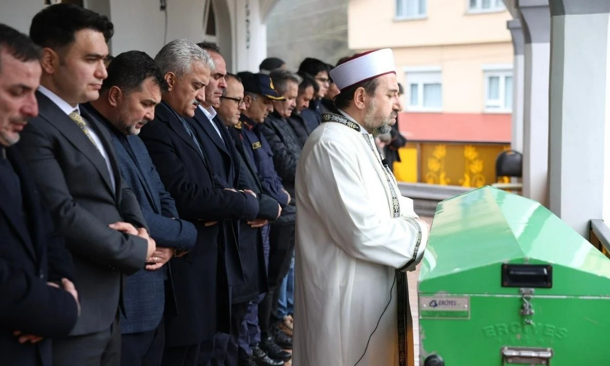 D&uuml;zce Vali Katıldı: Şaban Kartal Cenaze T&ouml;reni