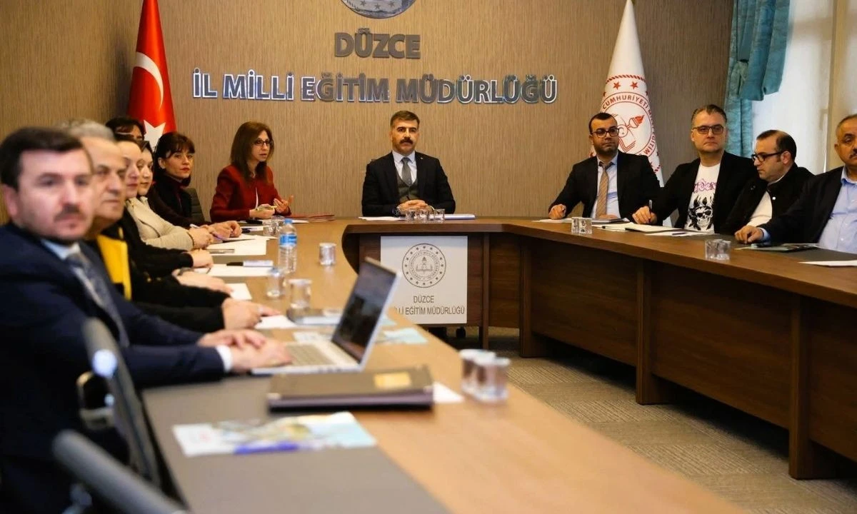 D&uuml;zce Vali Yardımcısı Dr. &Ouml;mer Yılmaz Başkanlığında D&uuml;zce Turizm