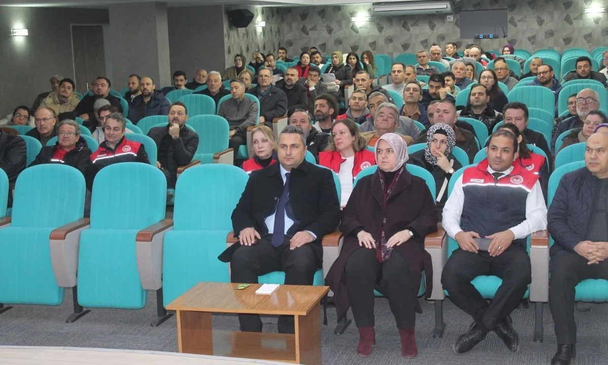 D&uuml;zce'de Bitki Koruma &Uuml;r&uuml;n&uuml; Bayi Eğitimi