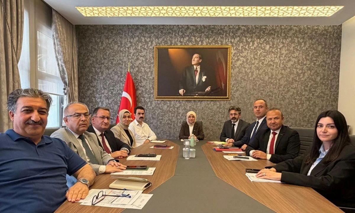 D&uuml;zce'de Eğitim Masaya Yatırıldı