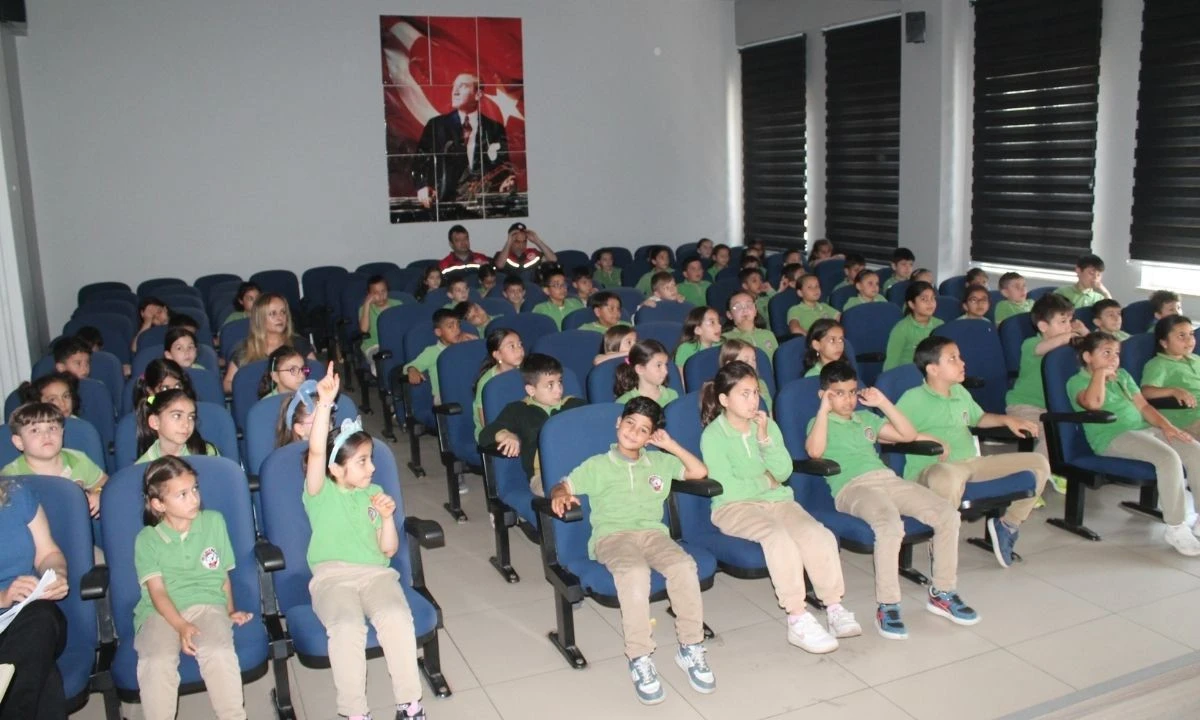 D&uuml;zce'de &Ouml;ğrencilere S&uuml;t&uuml;n &Ouml;nemi Anlatıldı