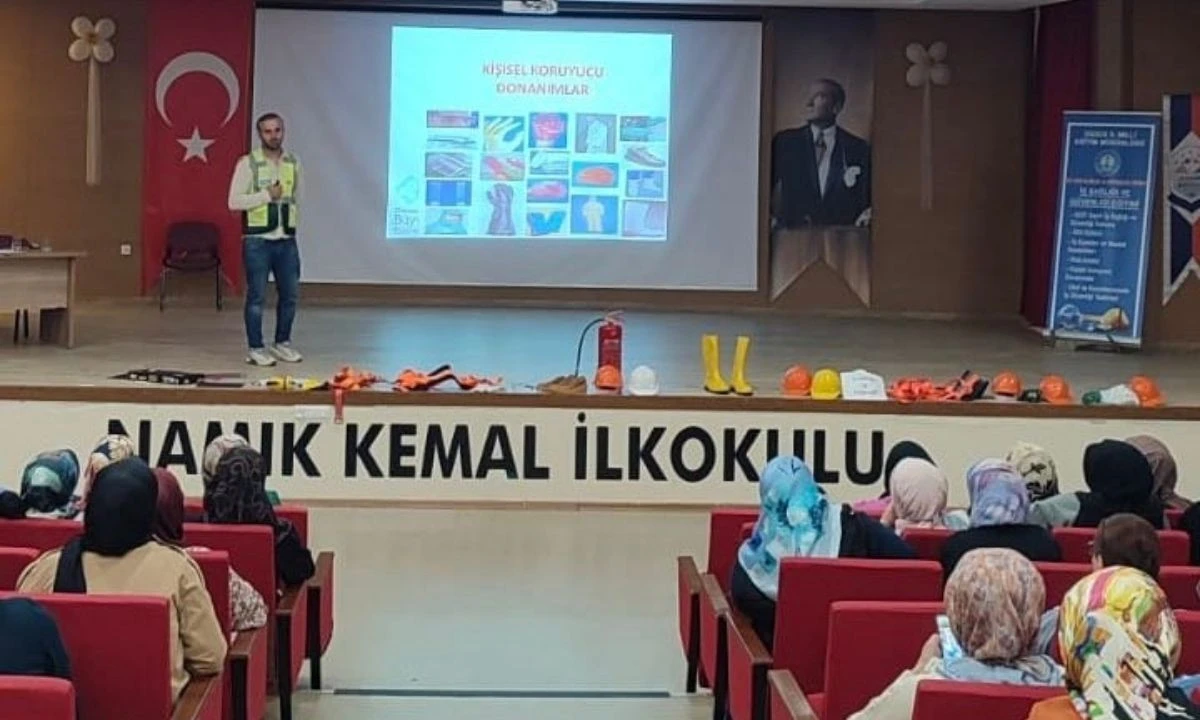 Düzce'de Okullara Temizlik Personeli Eğitimi Verildi
