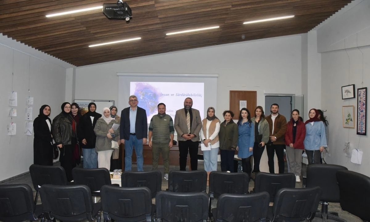 Düzce'de Sürdürülebilir Şehir Planlaması Konuşuldu