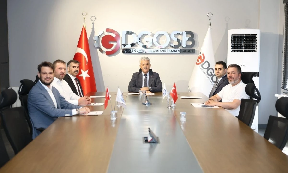 D&uuml;zce'nin &uuml;retim &uuml;ss&uuml;nde kritik toplantı! Yatırım ve istihdam masaya yatırıldı
