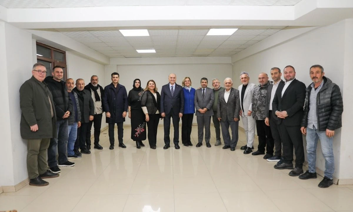 Eski Meclis &Uuml;yeleri Dr. &Ouml;zl&uuml;'yle Bir Araya Geldi