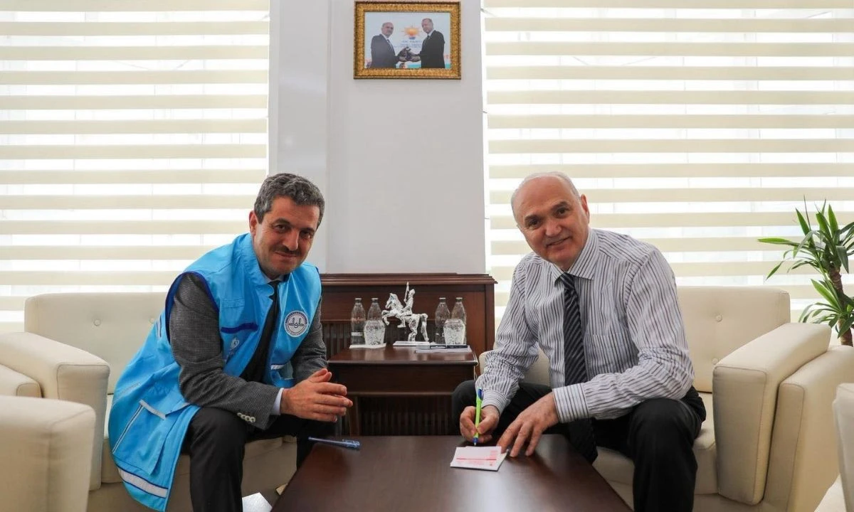 Faruk &Ouml;zl&uuml;&rsquo;den Kurban Bayramı &Ouml;ncesi Anlamlı Mesaj