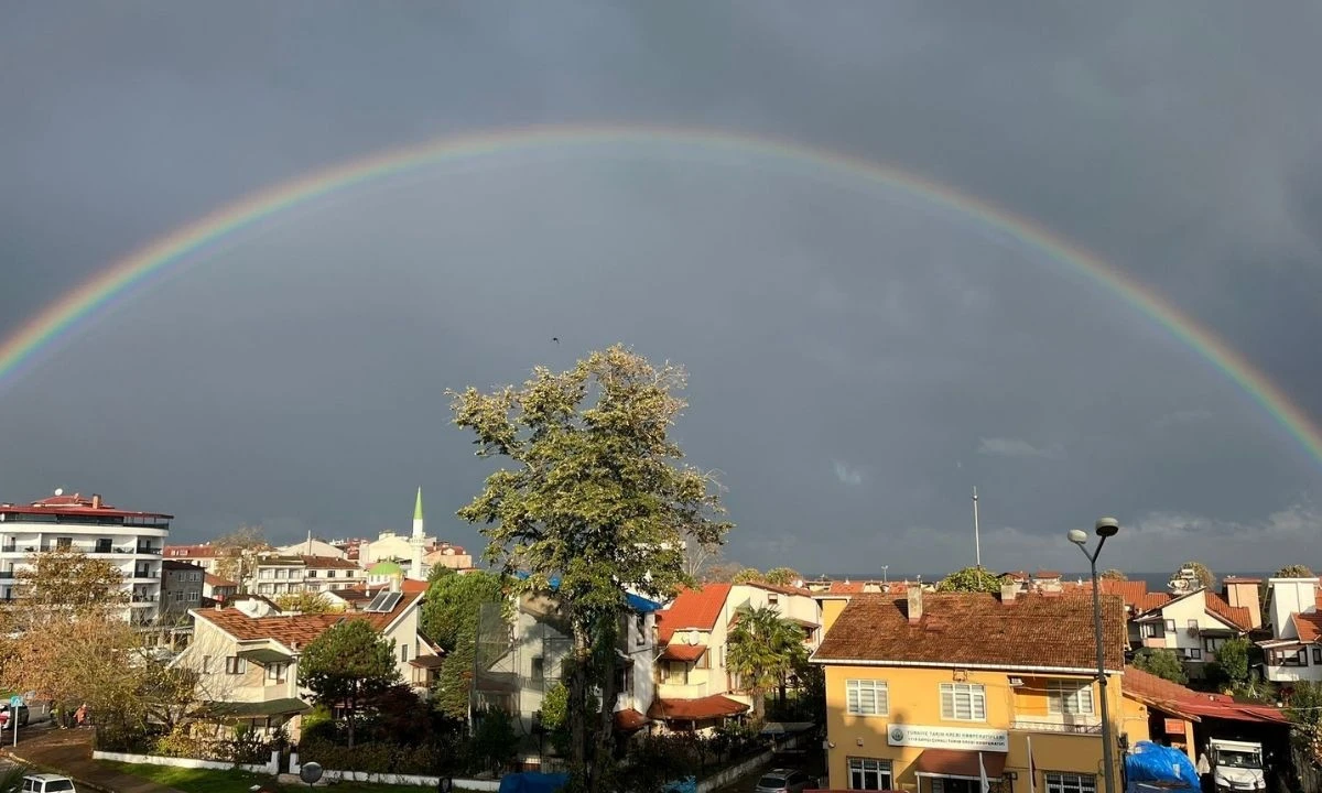 Gökkuşağı görsel şölen oluşturdu